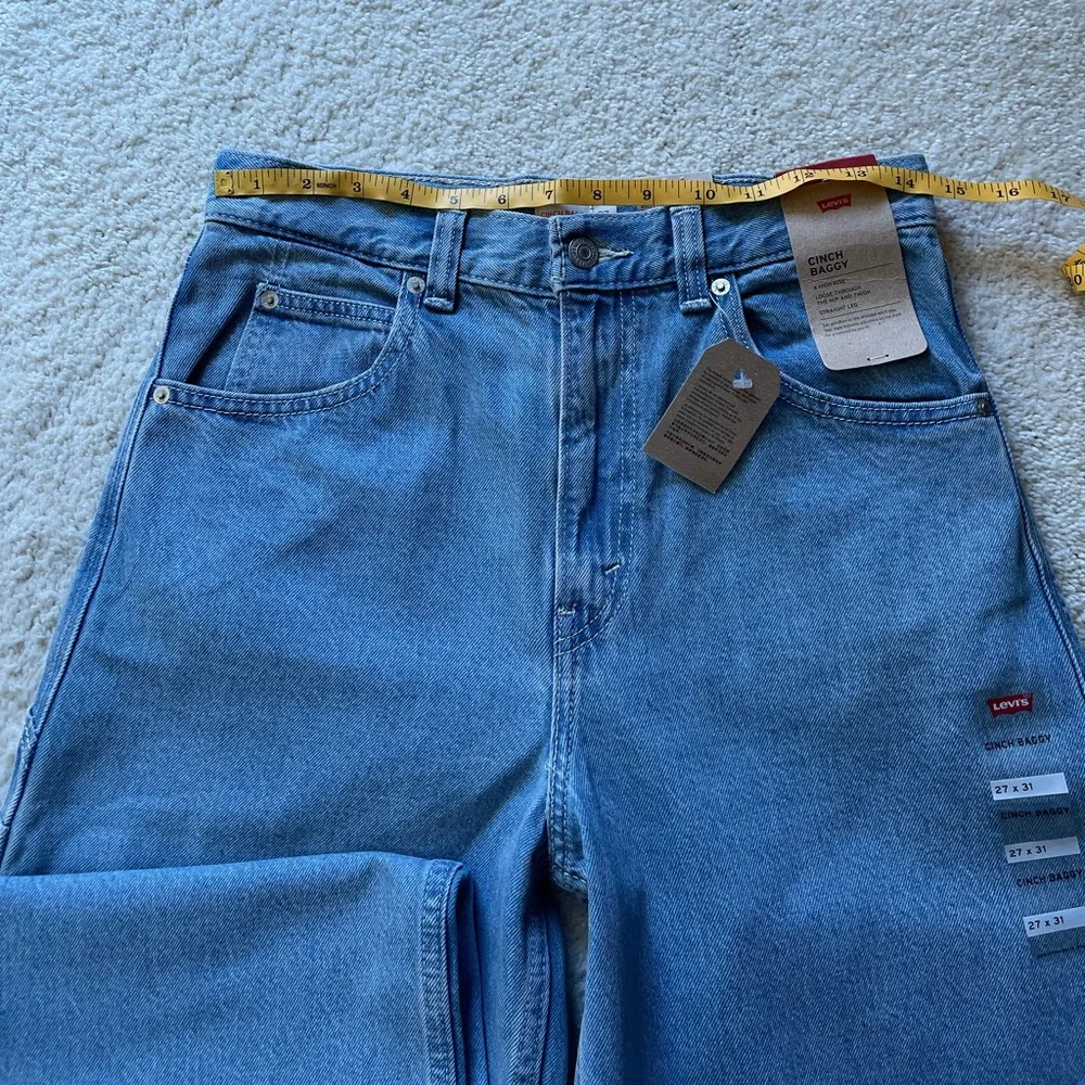 NWT Levi's Cinch Baggy High Rise Cargo Women's Jeans Size 27/31 - Picture 8 of 12